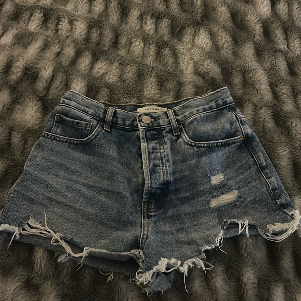 pacsun Light washed ripped jeans shorts